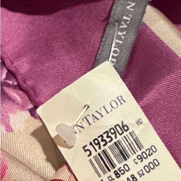 NWT Ann‎ Taylor Women’s Pink Floral 100% Silk Scarf Gift Feminine Elegant